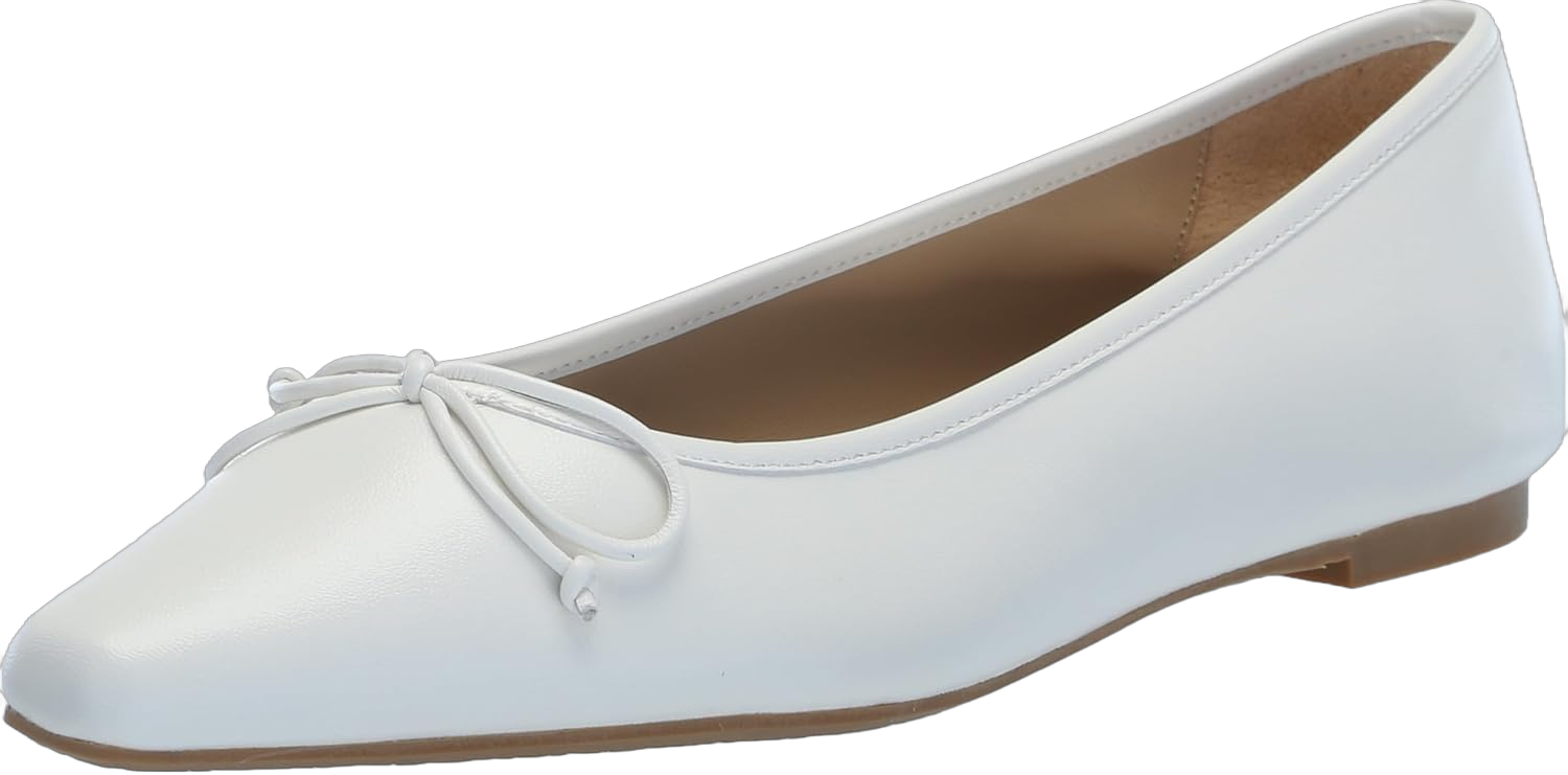 Badgley Mischka Women's Cam Ballet Flat 8 Soft White